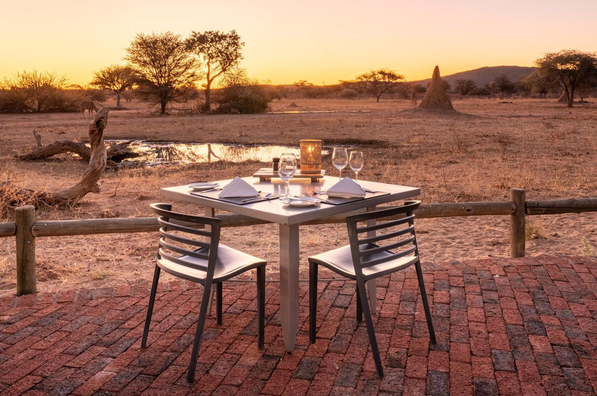 Villa Okonjima Plains Camp Otjiwarongo Exterior foto